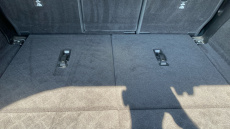 Land Rover Discovery 3.0 D300 R-Dynamic HSE 5dr Auto Diesel Station Wagon